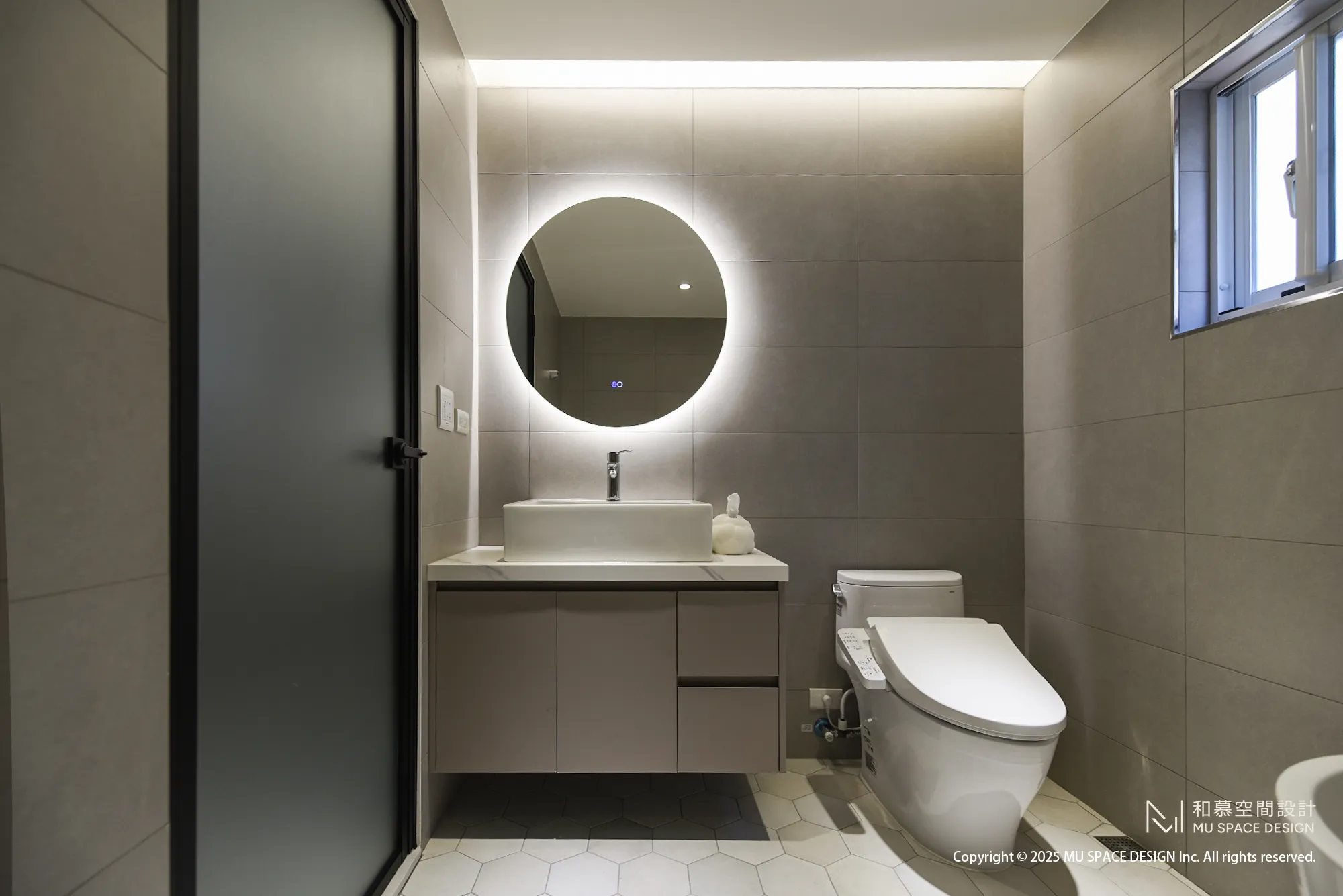 Su-restroom-1