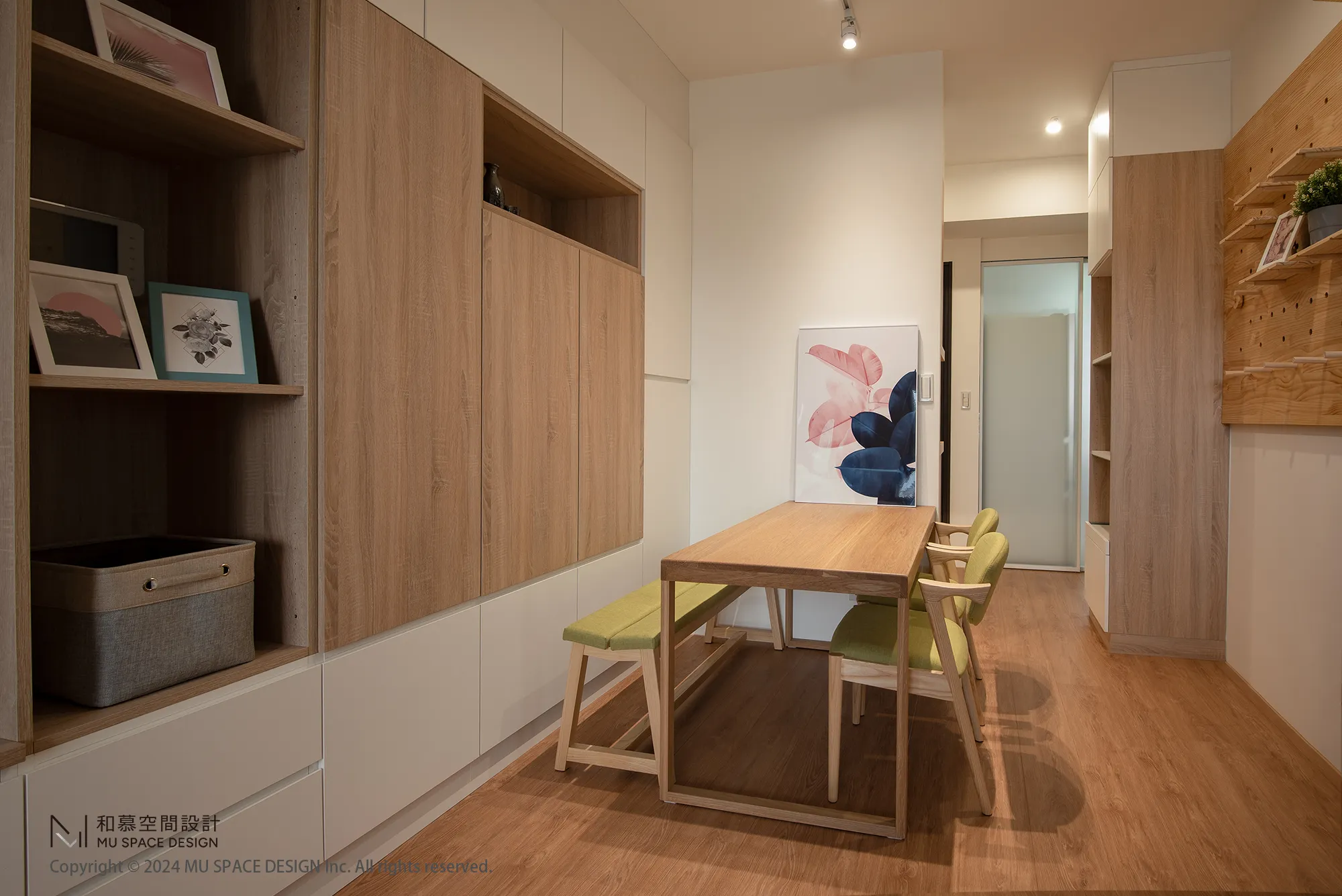 ZH-dining room